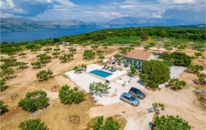 Lovely Home In Pucisca - Praznica